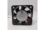 Вентилятор 4010H24B 40x40x10 4010 24В PELKO MOTORS : C4010H24BPLP1b-7 24 вольта 0.10A 1.44W 0.23m3/min 36.81dB осевой с подшипником качения NMB